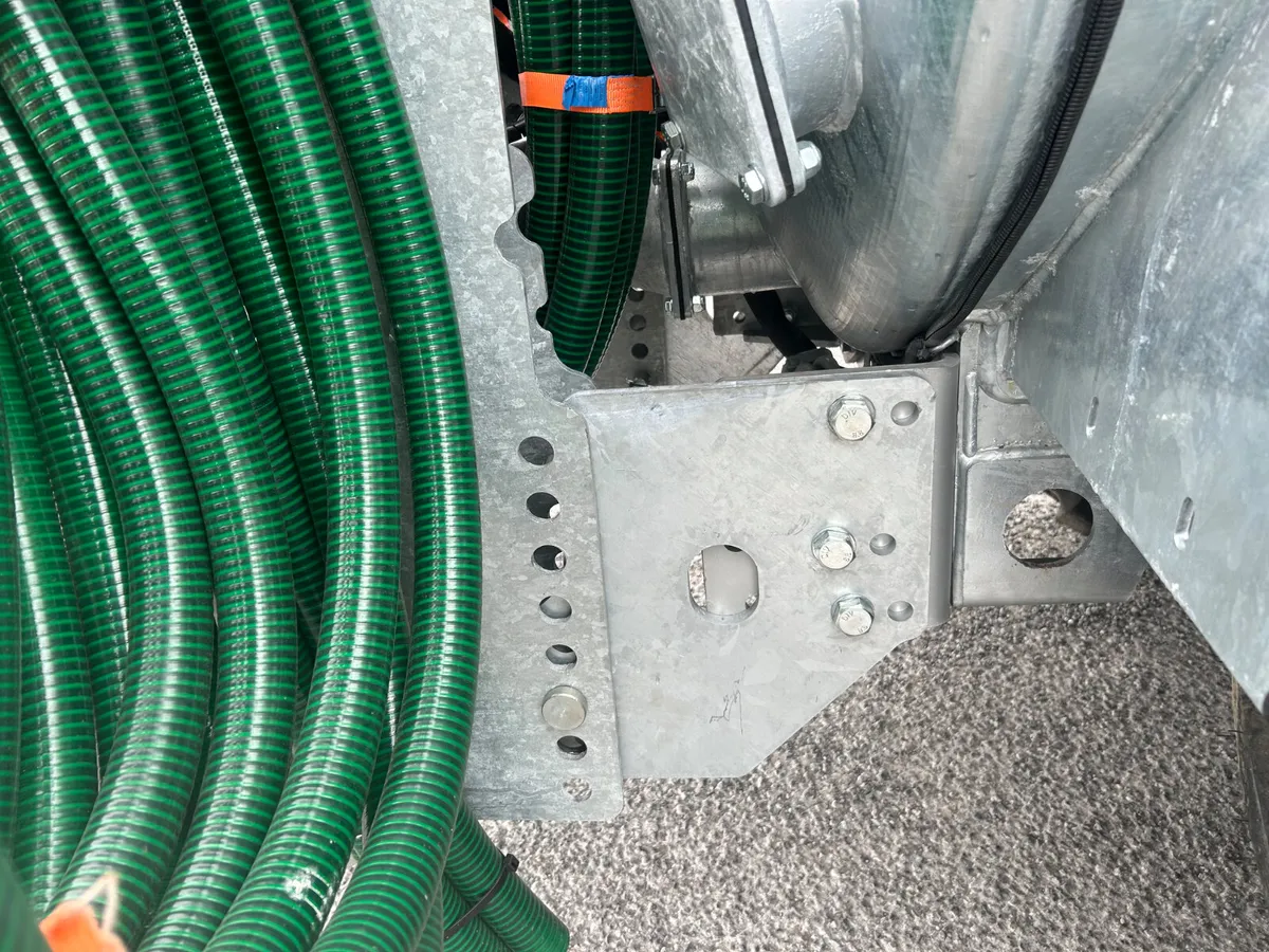 New Abbey 2050 Slurry Tank with Trailing Shoe - Image 3