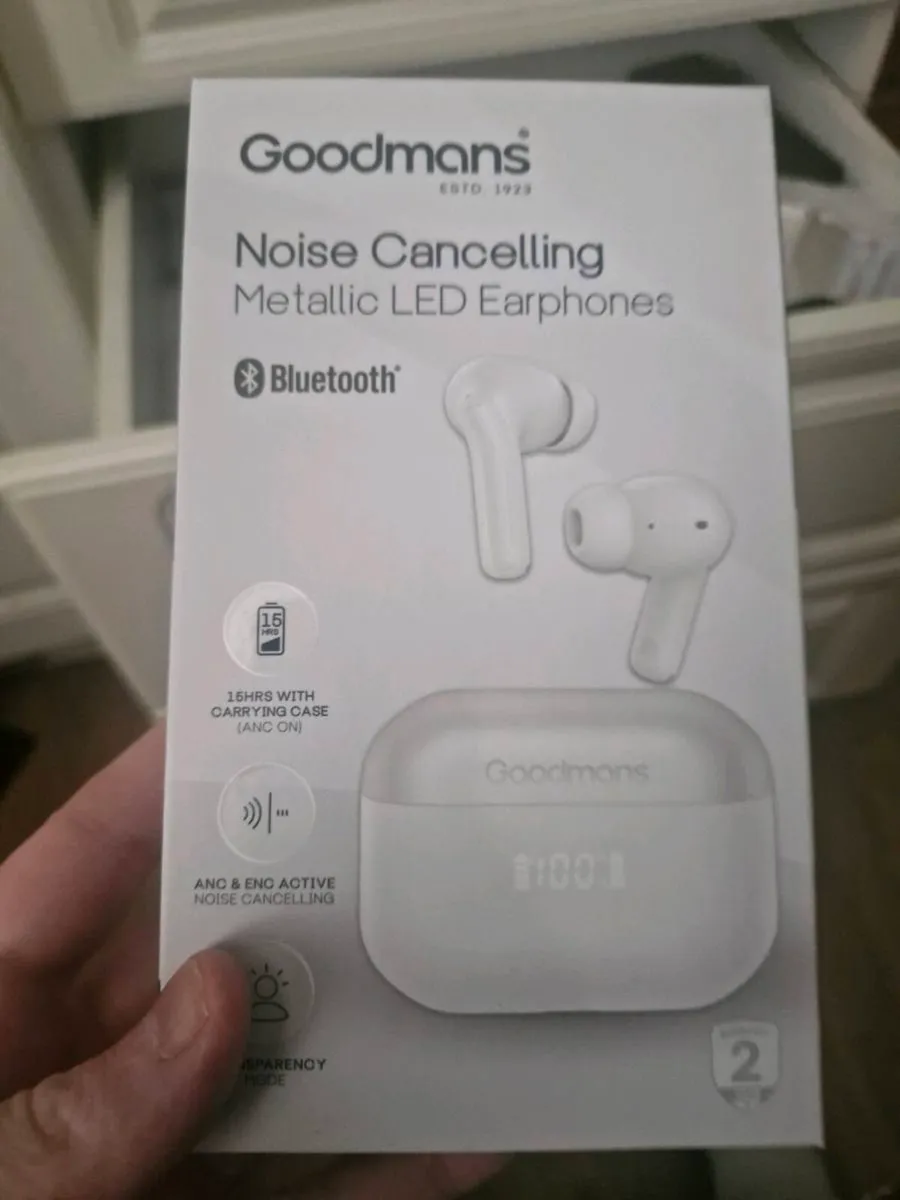 Smart watch + air pods brand new - Image 1