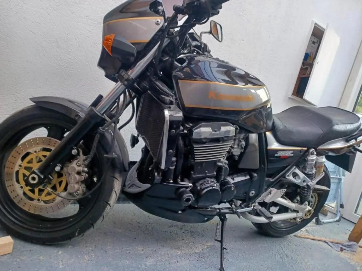 Kawasaki ZRX1100 - Image 2