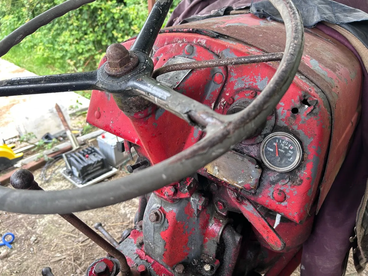 Vintage Tractor T20 - Image 3