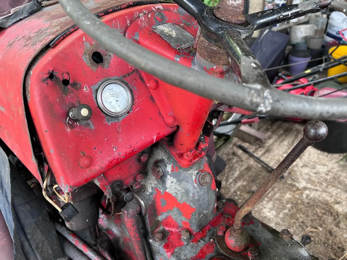 Vintage Tractor T20 - Image 4