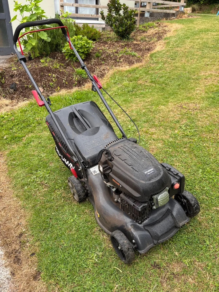Pro-Lawn / Hyundai Lawnmower - Image 1