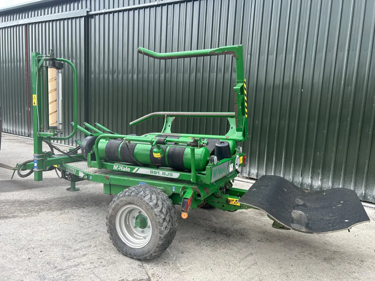 2019 McHale 991 Bale Wrapper - Image 1
