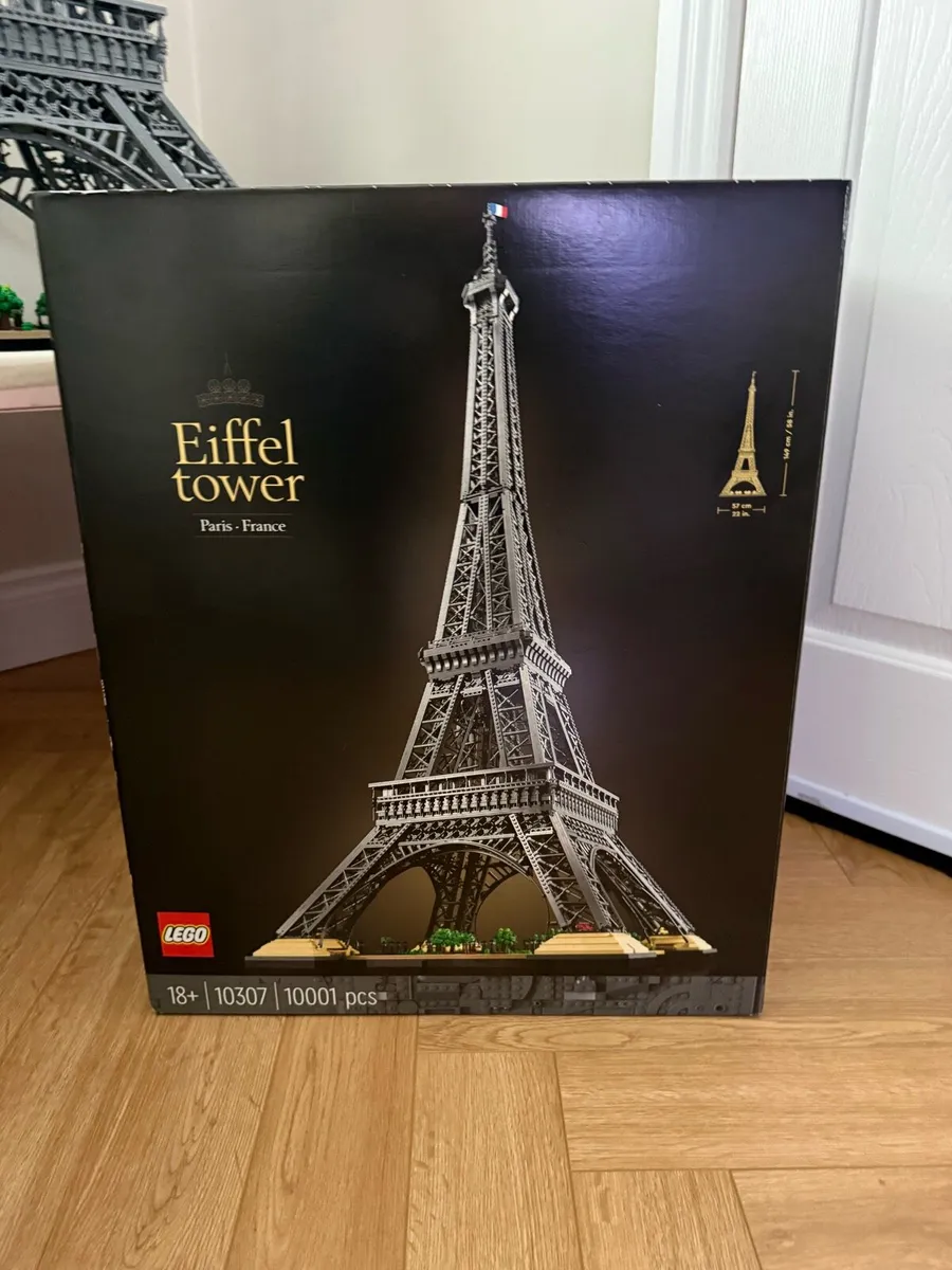 Eiffel Tower LEGO set - Image 4