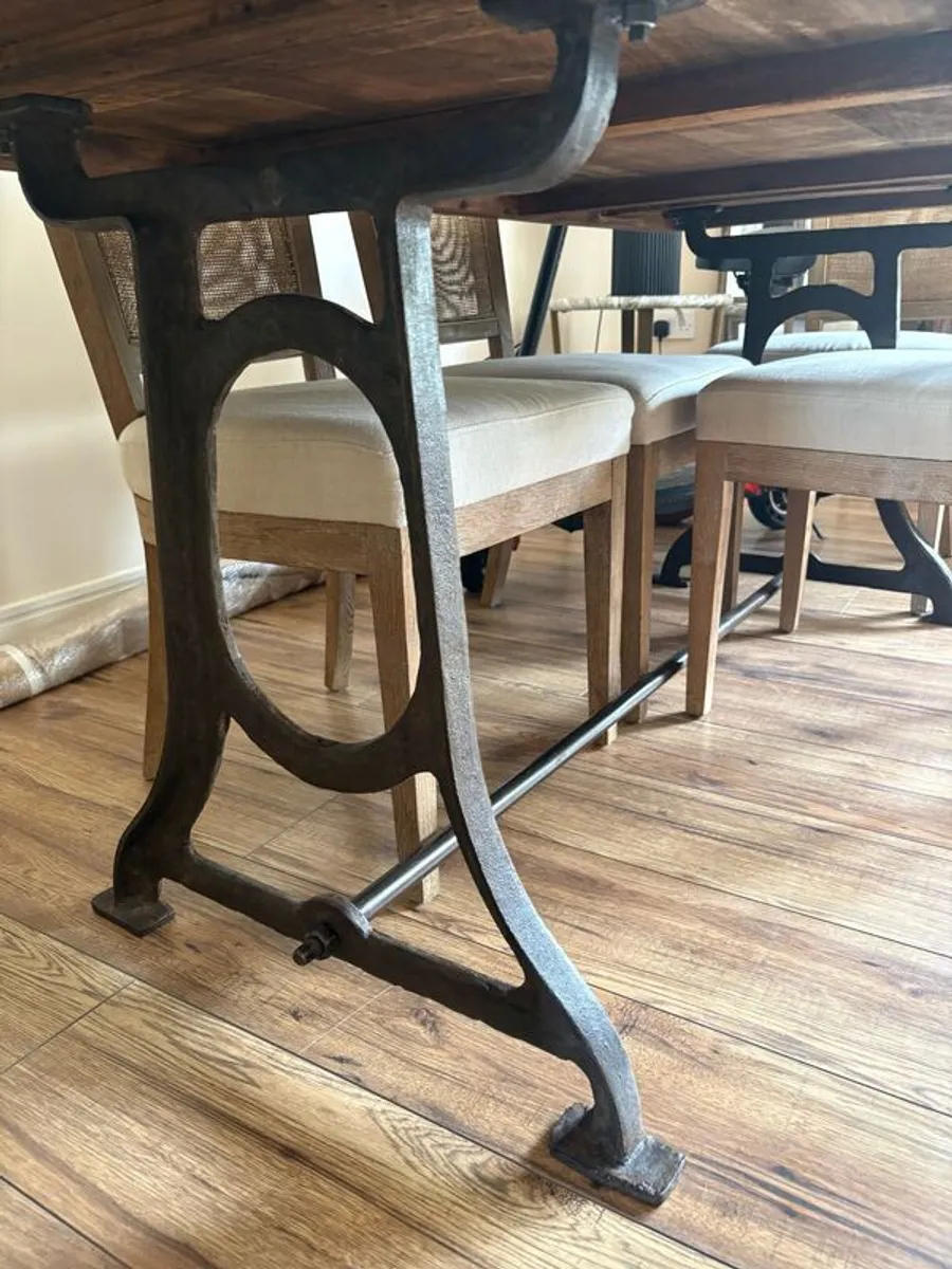 Table and 6 chairs - Image 3