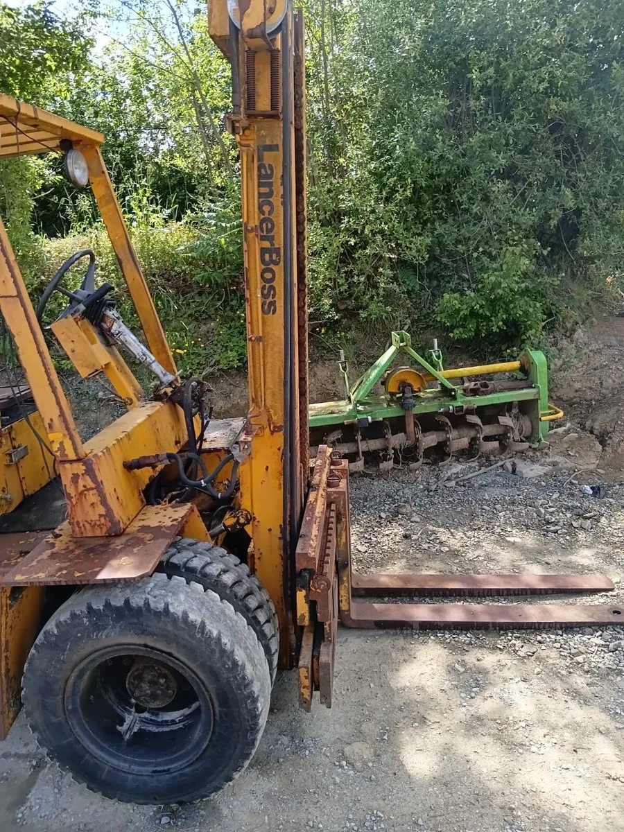 Forklift - Image 3