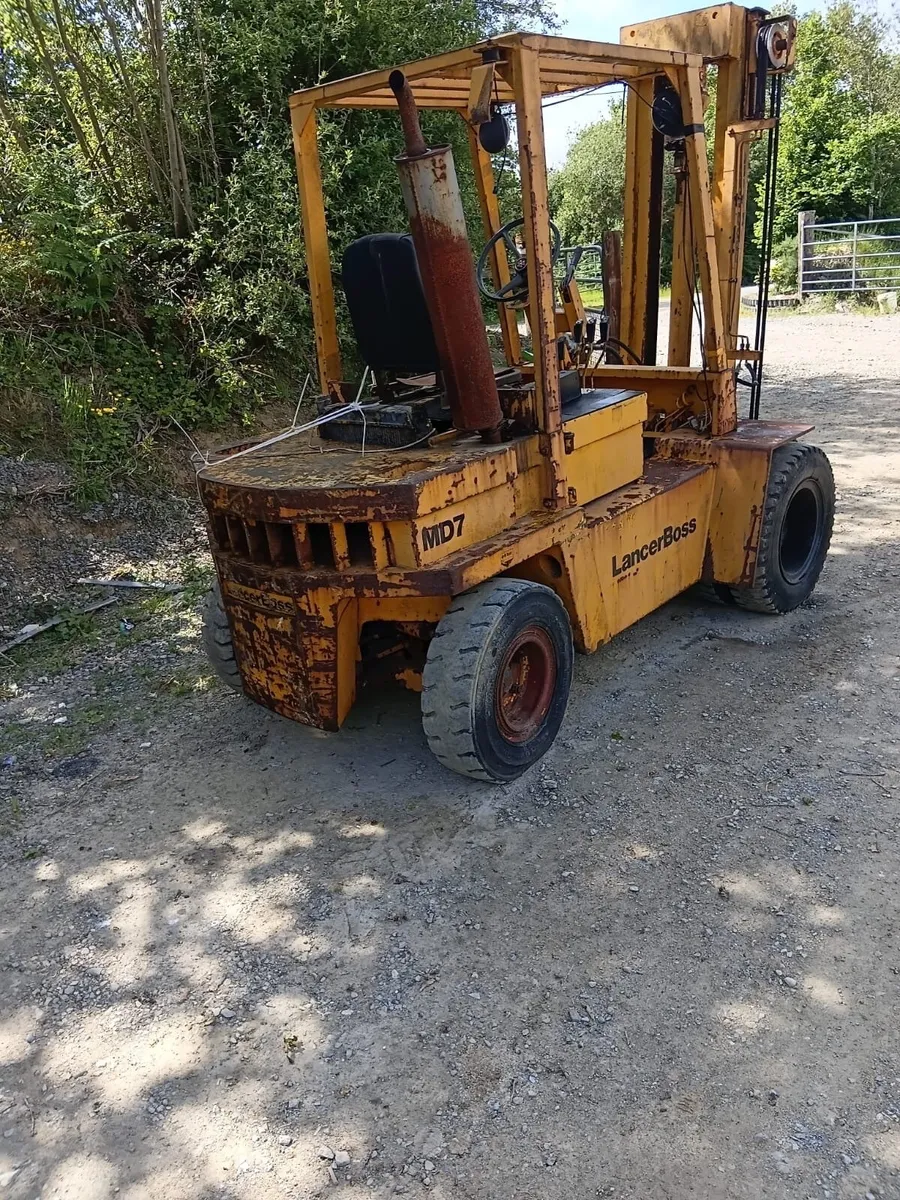 Forklift - Image 4
