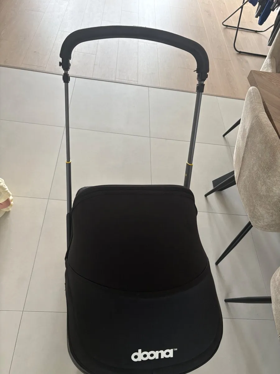Doona carseat - Image 1