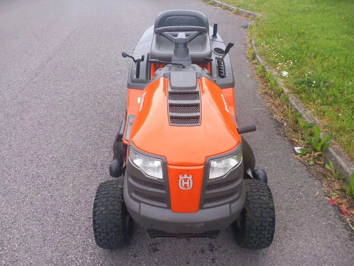 Ride on lawnmower - Image 2