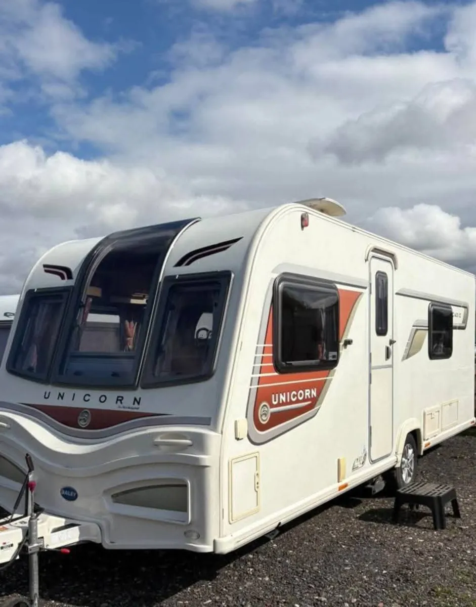 2014 bailey unicorn cadaz twin singles caravan - Image 1