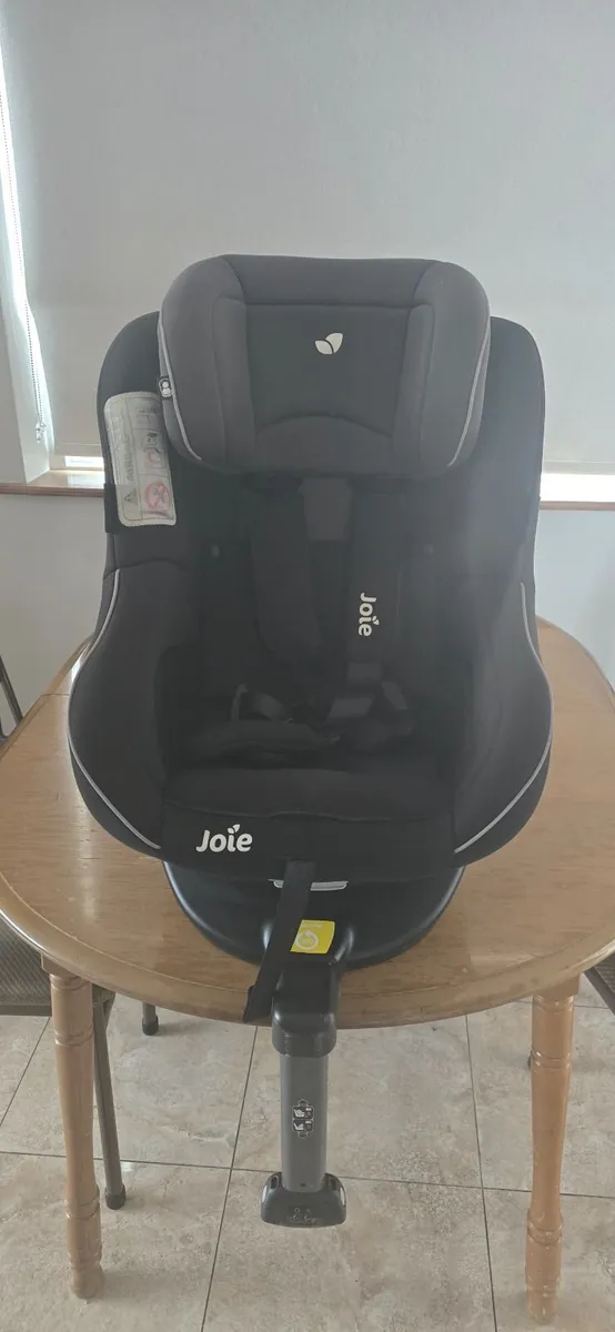 CAR SAFETY SEAT - Image 1