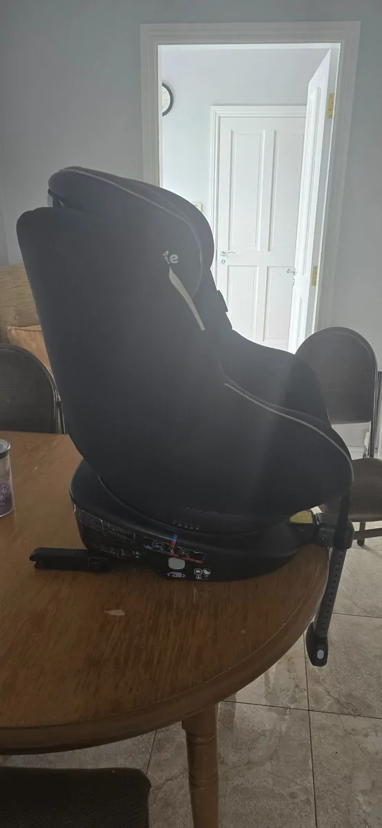 CAR SAFETY SEAT - Image 2