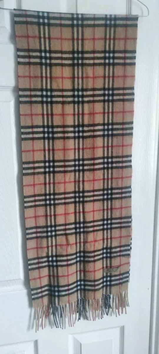 Burberry scarf - Image 1