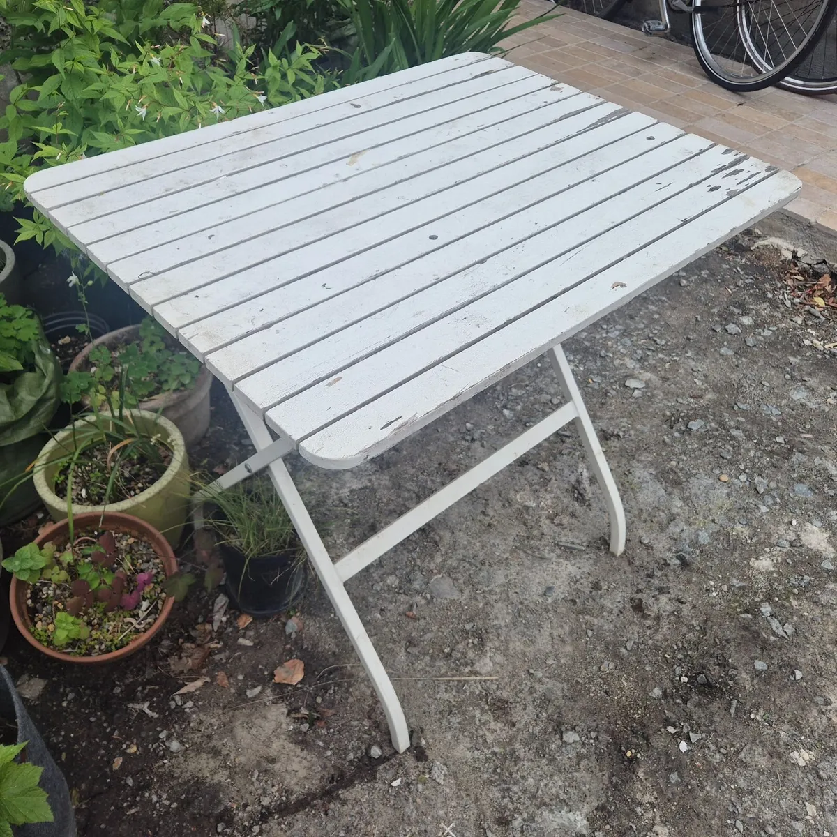 outdoor dining table (white, used) - Image 2