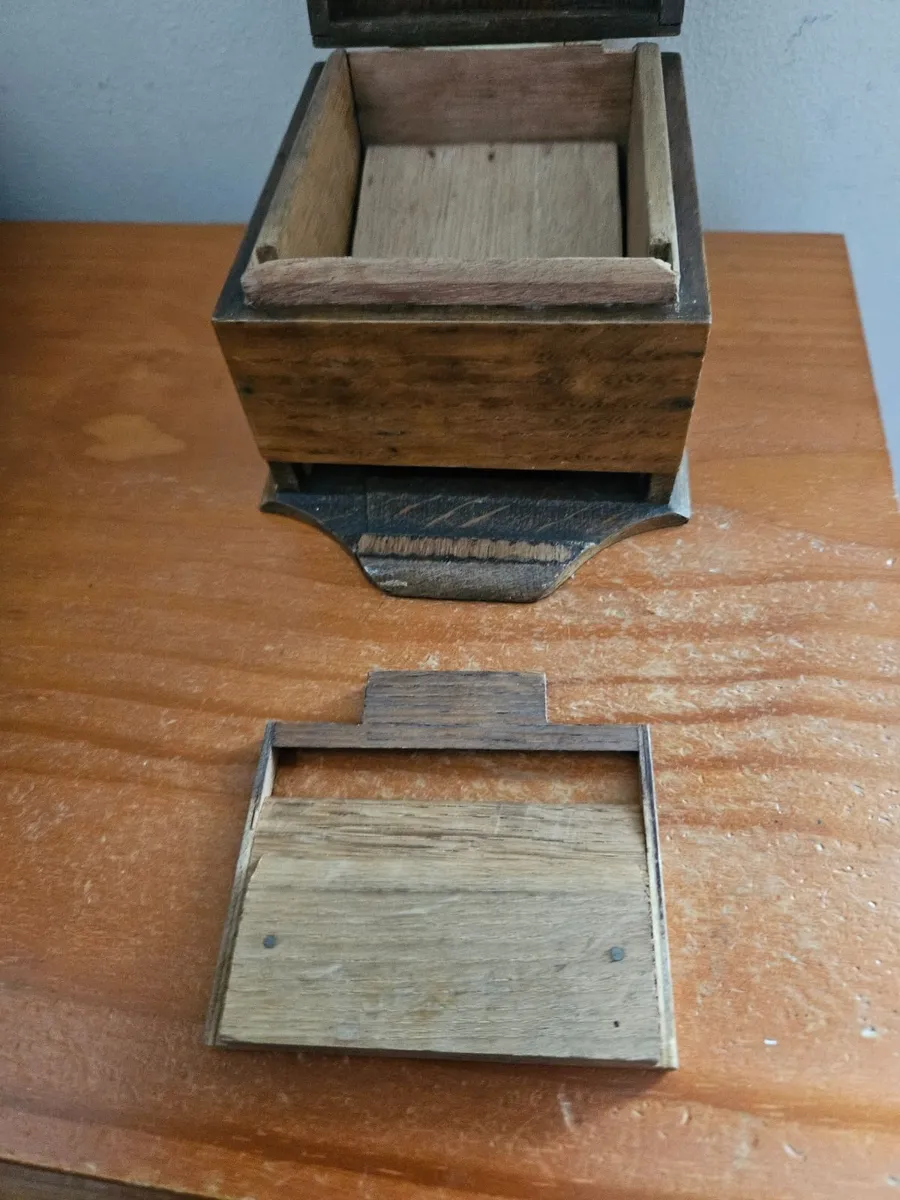 Vintage Roll Your Own Cigarette Box - Image 3