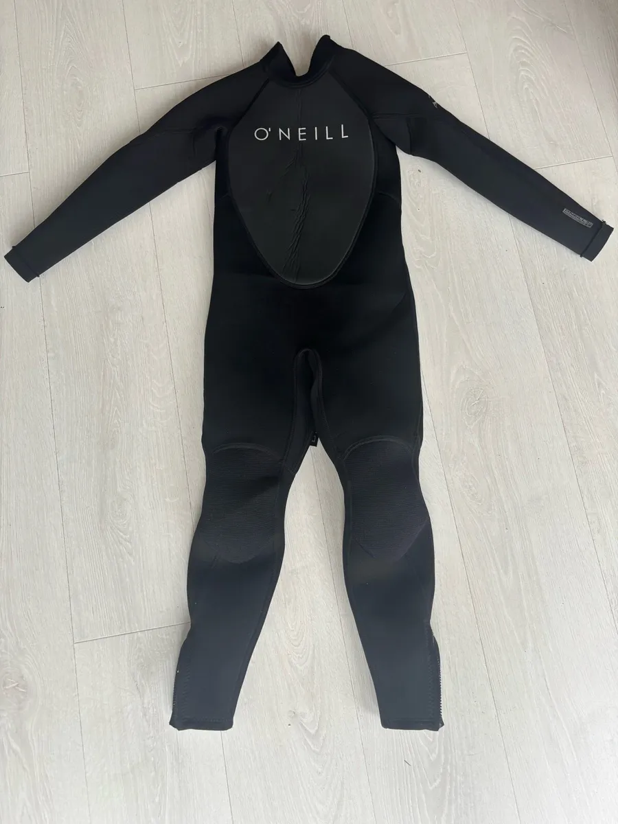 O’Neills wetsuit 10yo - Image 1