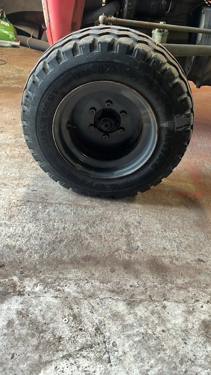 Tractor tyres - Image 1