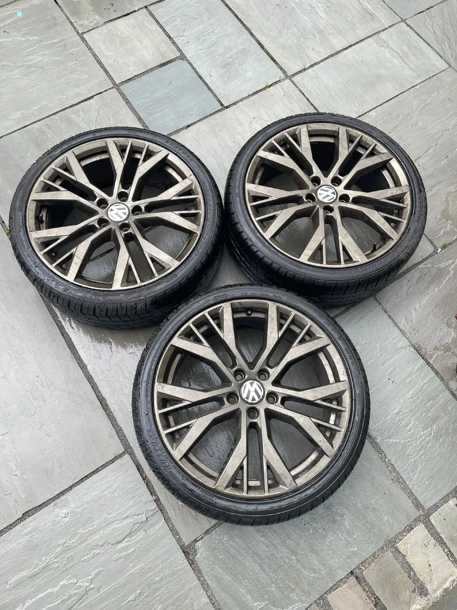 3x Genuine wb golf GTI 19 x 7.5 er51 Alloys - Image 2