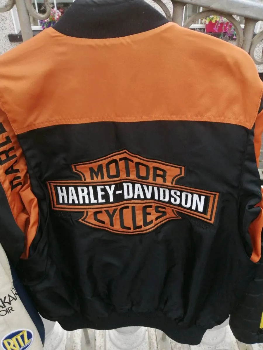 Motorcycle jackets and clothing - Image 2