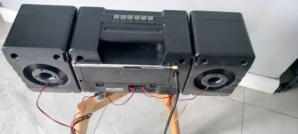 SONY  CFS-1030 L BOOMBOX - Image 2