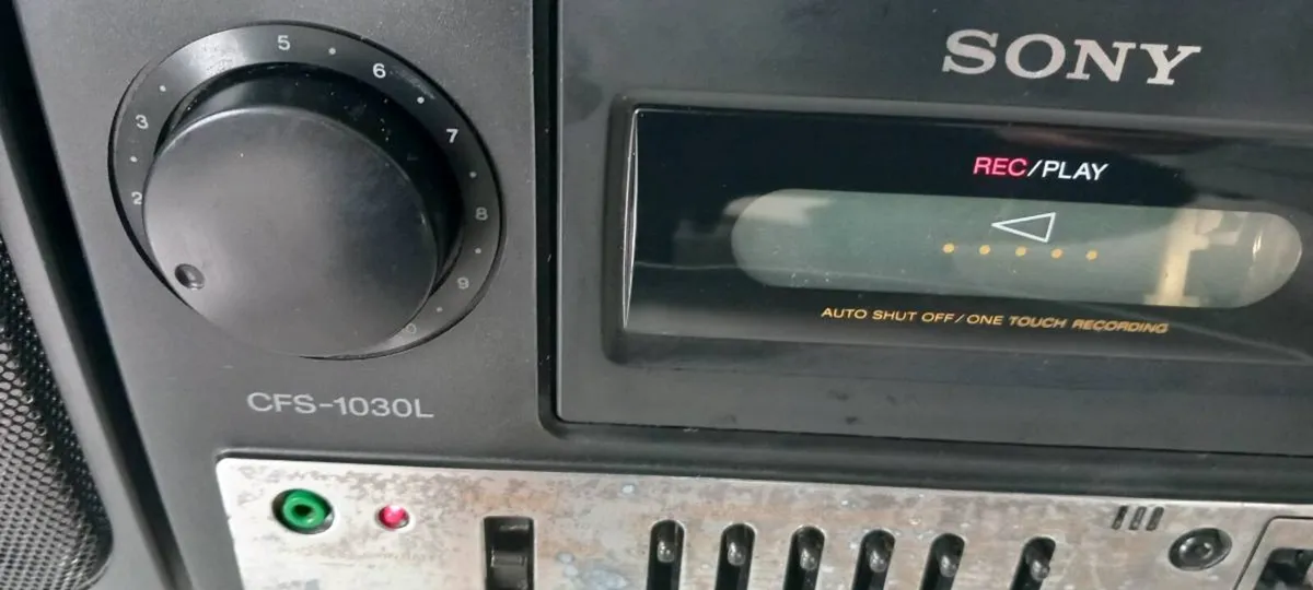 SONY  CFS-1030 L BOOMBOX - Image 4