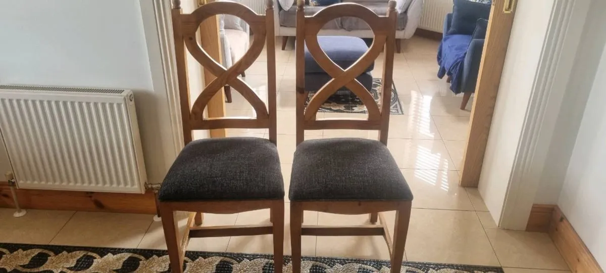 Table and 6 chairs - Image 3