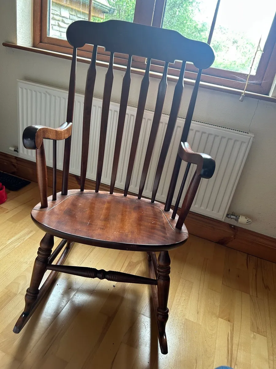 Beautiful Maple Wood Rocking Chair - Image 4
