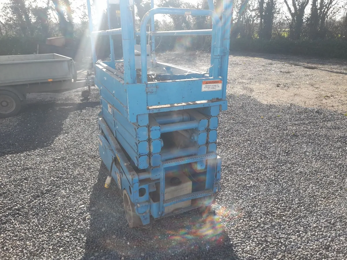 scissors lift - Image 2