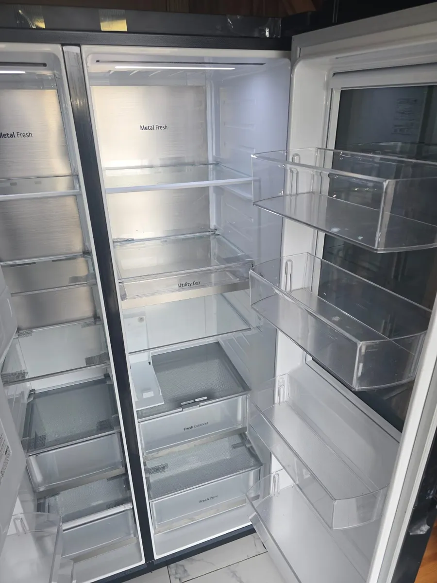 LG American Style Fridge Freezer - Image 2