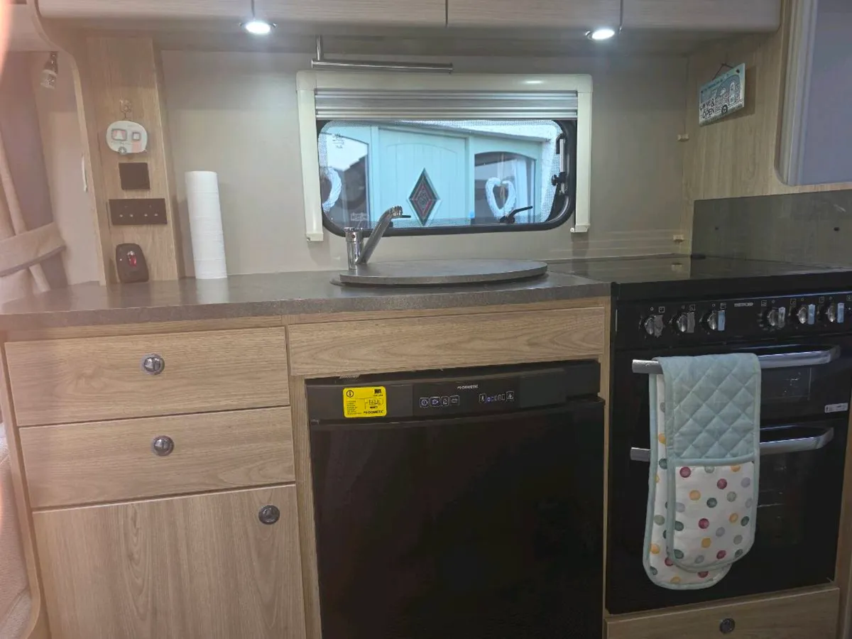 Elddis Supreme 4 berth Caravan - Image 4