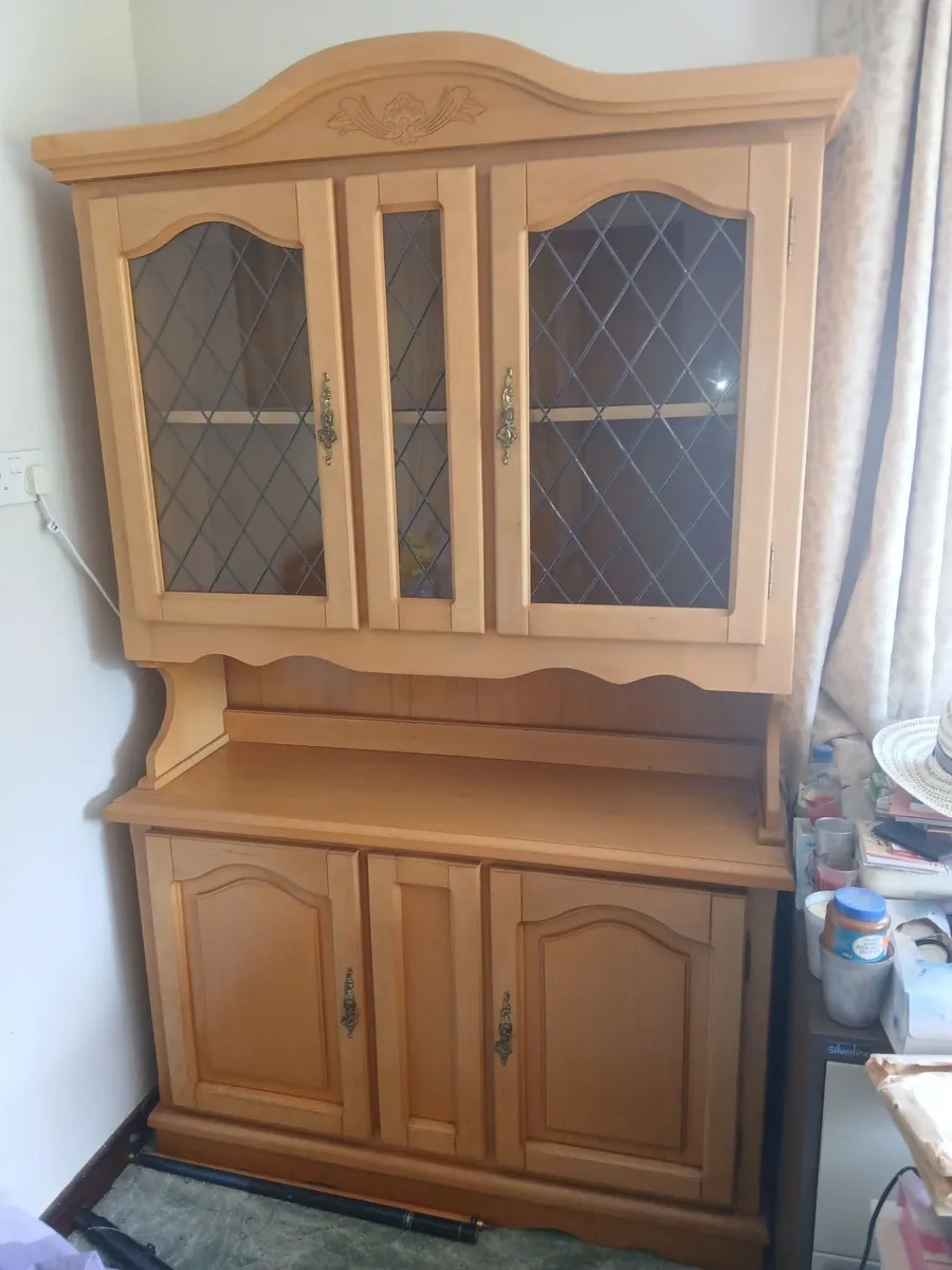 Dresser unit - Image 1