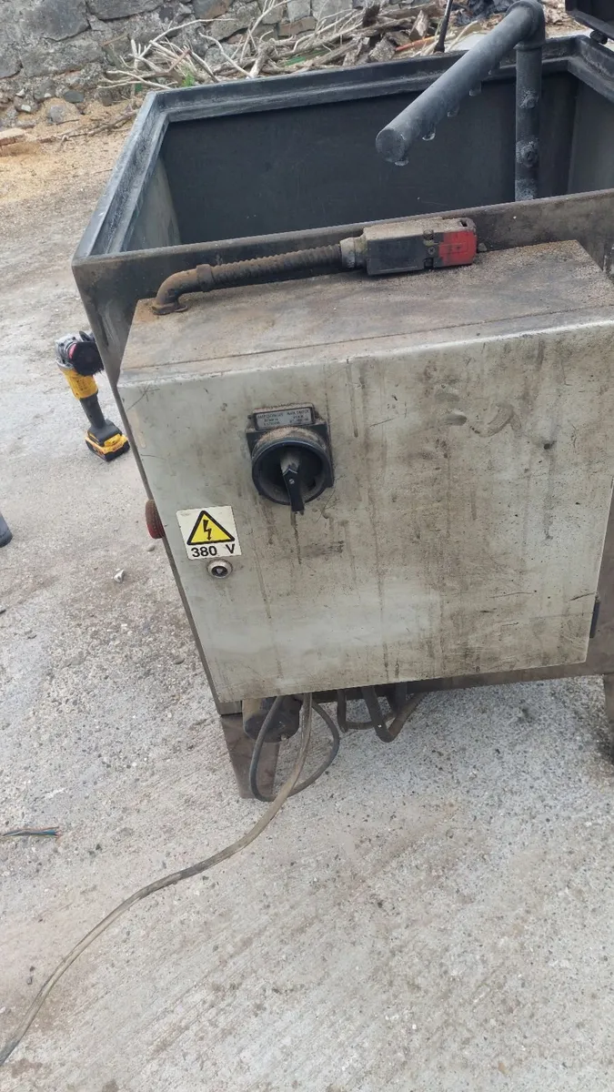 Engine parts washer - Image 3