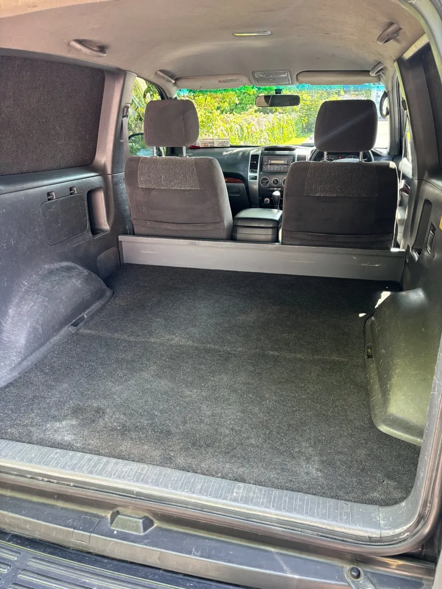 Toyota Land Cruiser 2007 - Image 3