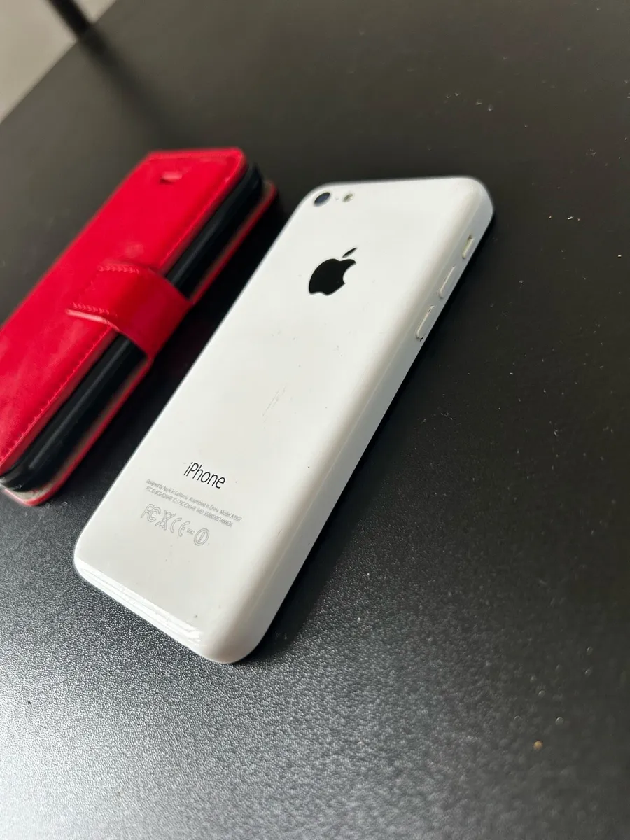iPhone 5C - Image 3