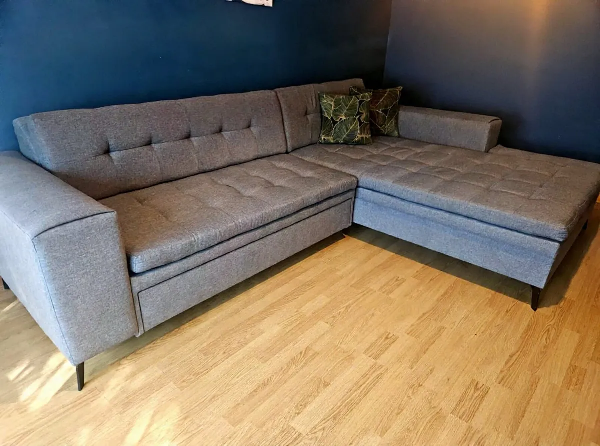 Corner sofa - Image 1