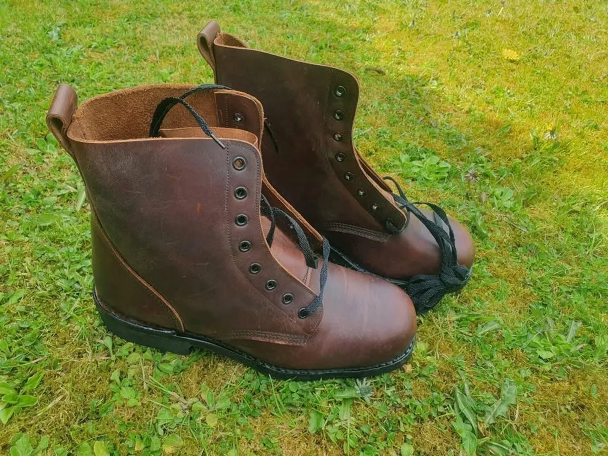 NEW full leather safety shoes size 10 - Image 1