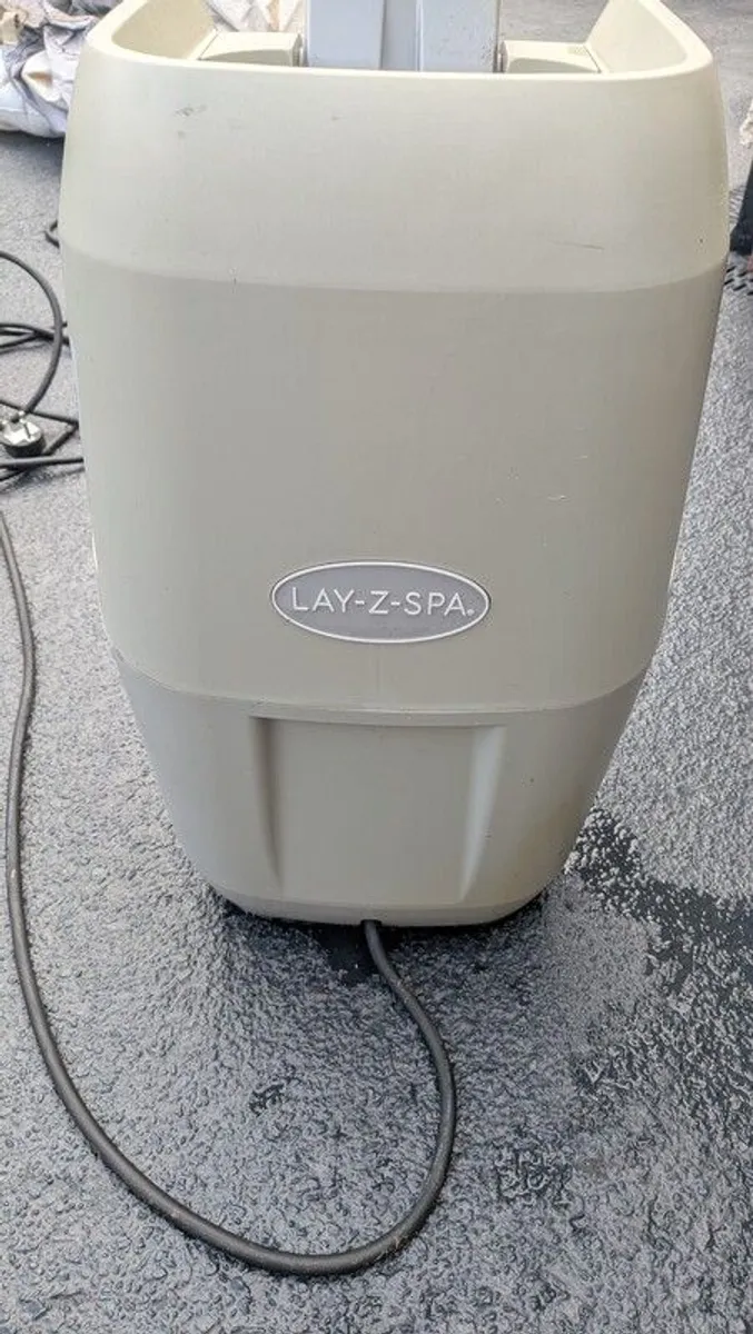 Lay Z Spa - Image 1
