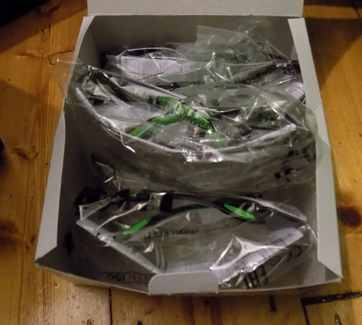 box of safety glasses (5 pairs) - Image 1
