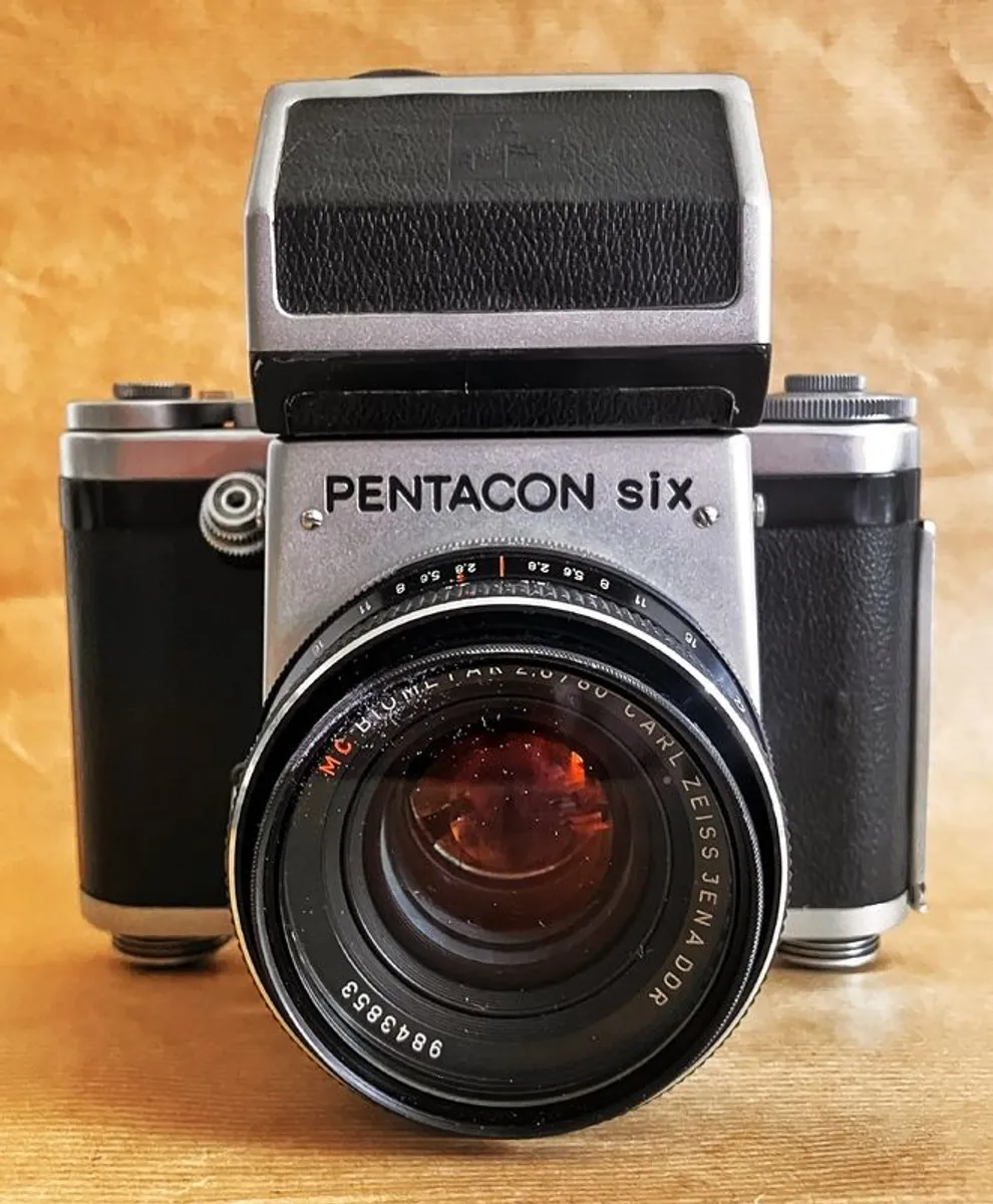 Pentacon Six | Medium Format SLR Camera | Sharp Carl Zeiss Jena MC Biometar 80mm f/2.8 Prime Lens. - Image 2