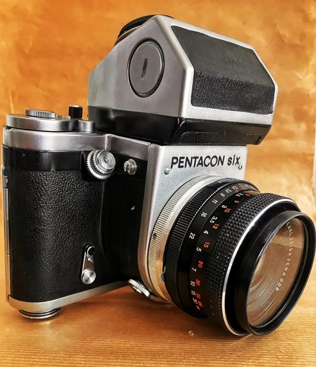Pentacon Six | Medium Format SLR Camera | Sharp Carl Zeiss Jena MC Biometar 80mm f/2.8 Prime Lens. - Image 4