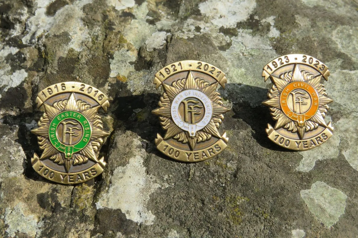Tricolou Irish badge Easter Rising, Independence , - Image 1