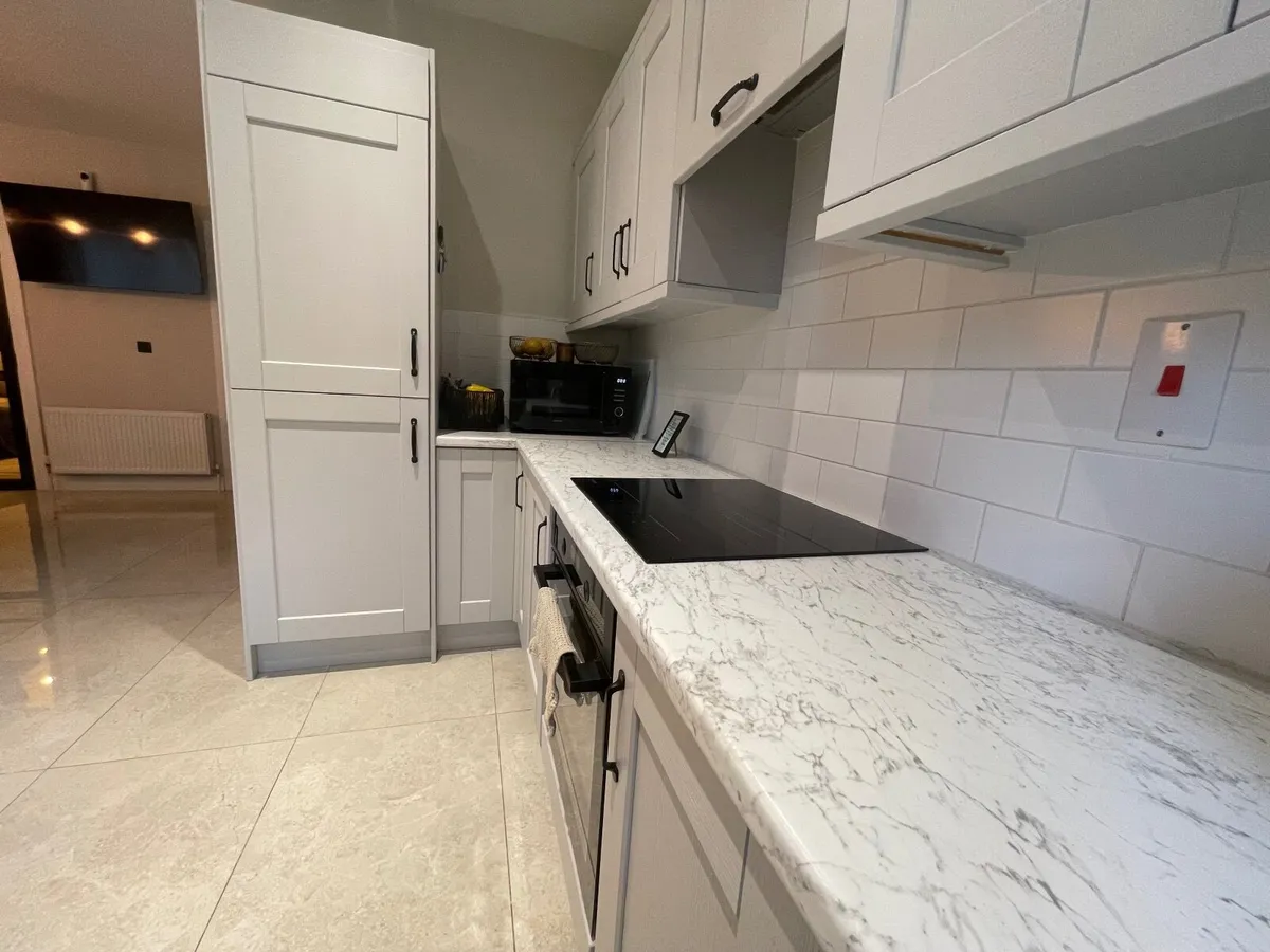 MODERN INTEGRATED KITCHEN FOR SALE – AVAILABLE END - Image 4