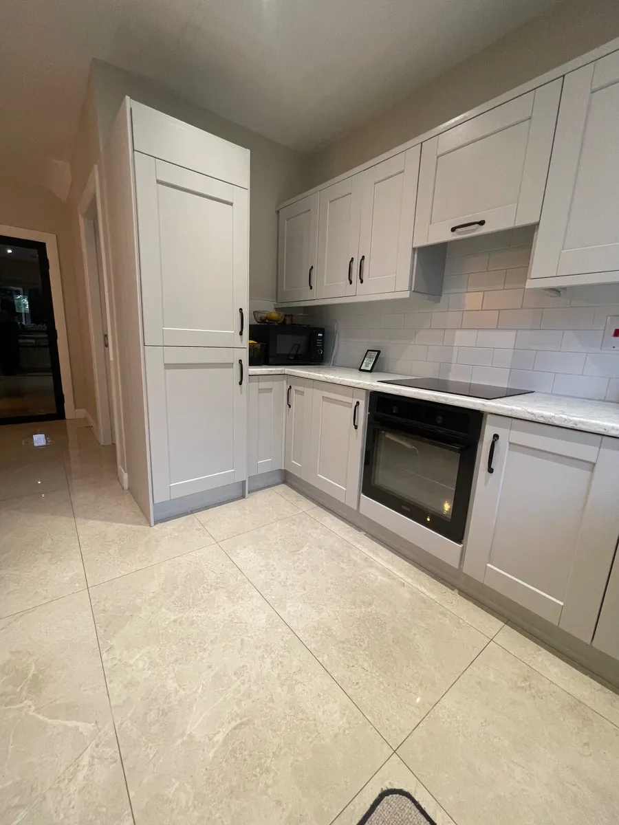 MODERN INTEGRATED KITCHEN FOR SALE – AVAILABLE END - Image 3