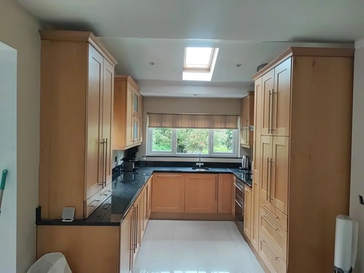 solid wood shaker maple kitchen - Image 1