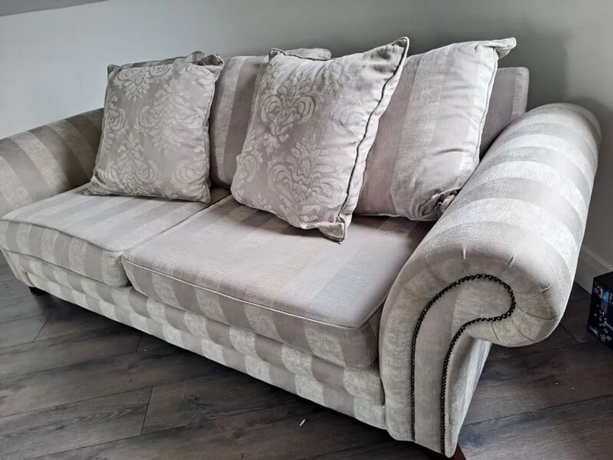 3 seater 2 seater - Image 2