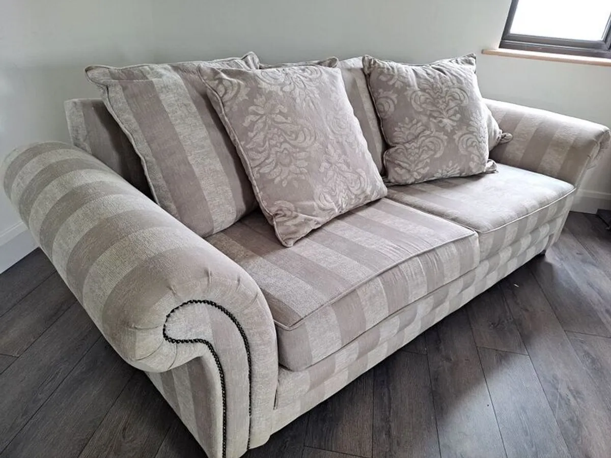 3 seater 2 seater - Image 3