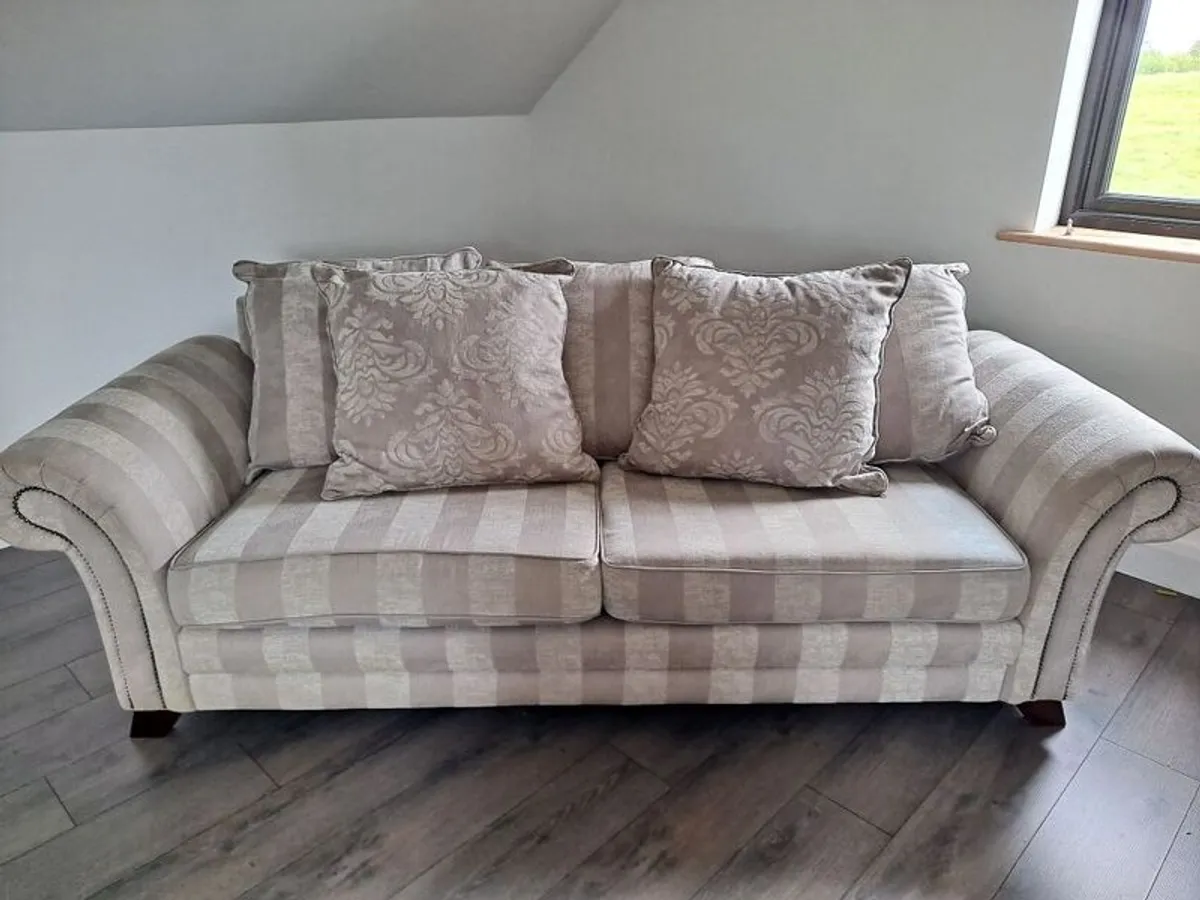 3 seater 2 seater - Image 4