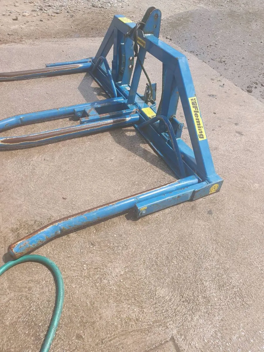 Bale Handler