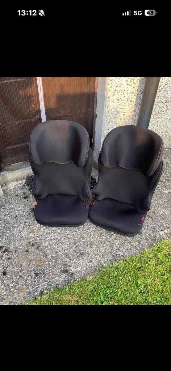 Car seat - Image 1