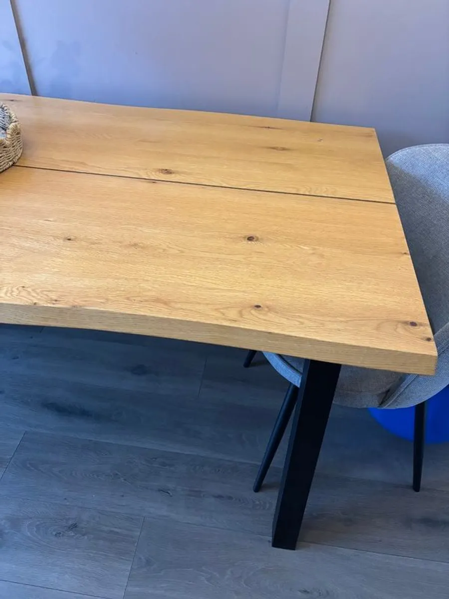 Dining table - Image 2